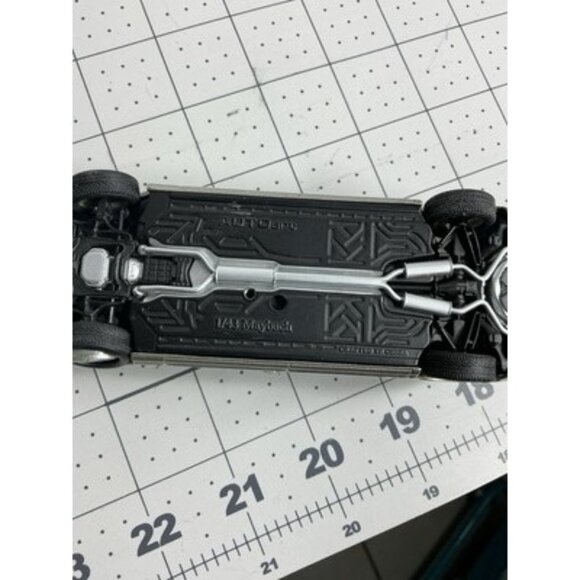 AutoArt Mercedes Benz Maybach 62 Gold Tan-Scale 1:43 No Box No Hood Ornament - Picture 7 of 12